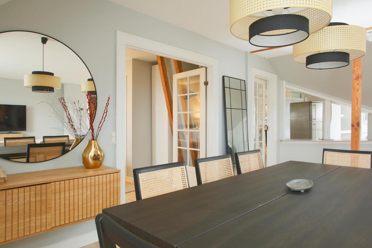 Unique 5 Bedroom W Exposed Beams In Lejlighed