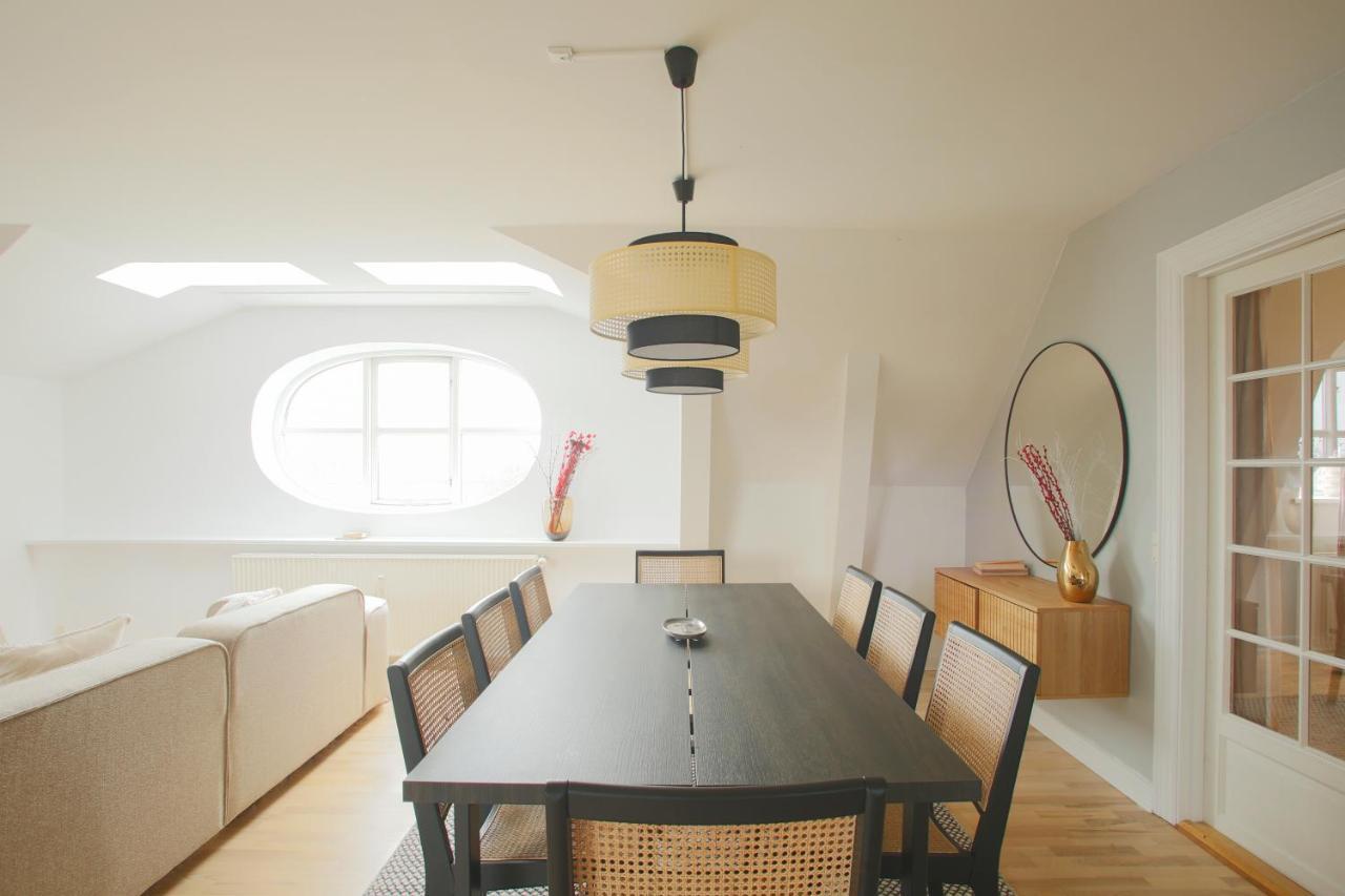 Unique 5 Bedroom W Exposed Beams In *